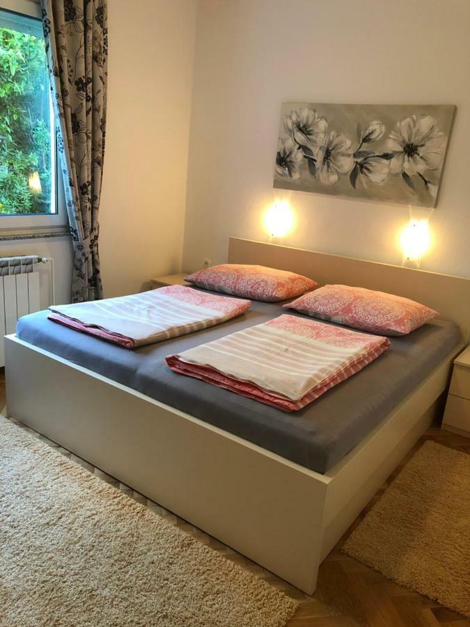Apartment Branka Banjol Kültér fotó